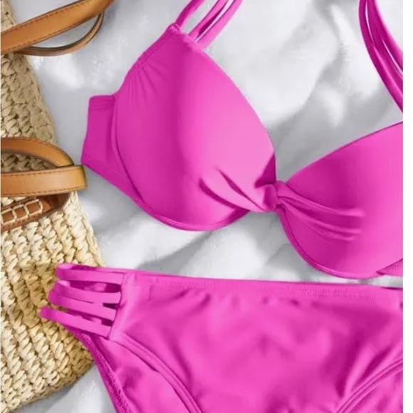 NWT Salt + Cove
Juniors' Strappy Underwire Push-Up Bikini Top Large - Picture 4 of 4